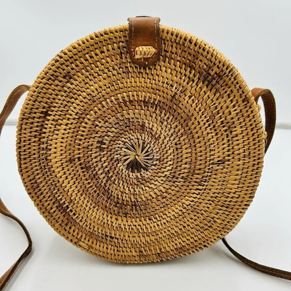Vintage Street Level Wicker Rattan Basket Weave Crossbody Handbag Round